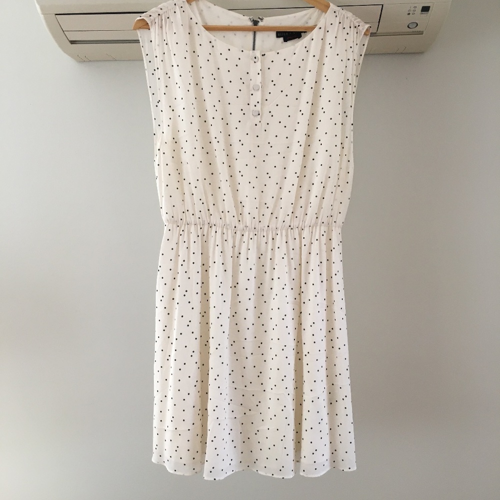 Alice + Olivia silk polka dot dress Sz medium